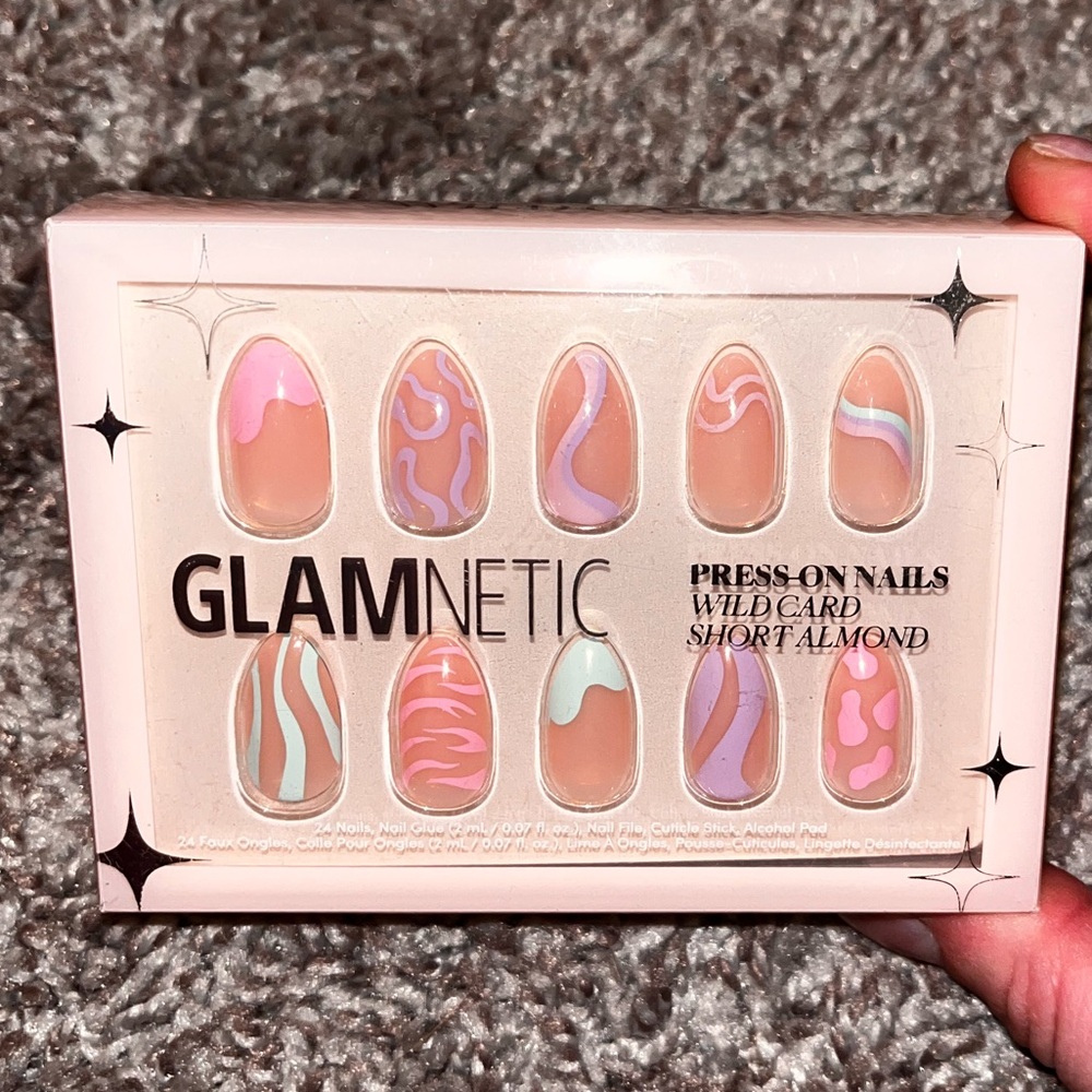 NEW, UNOPENED Glamnetic press on nails wildcard pattern press-on short almond